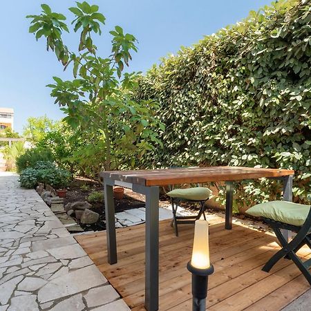 Charming Seafront Apartment With Garden And Patio フェルティリア エクステリア 写真