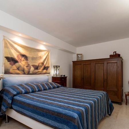 Charming Seafront Apartment With Garden And Patio フェルティリア エクステリア 写真