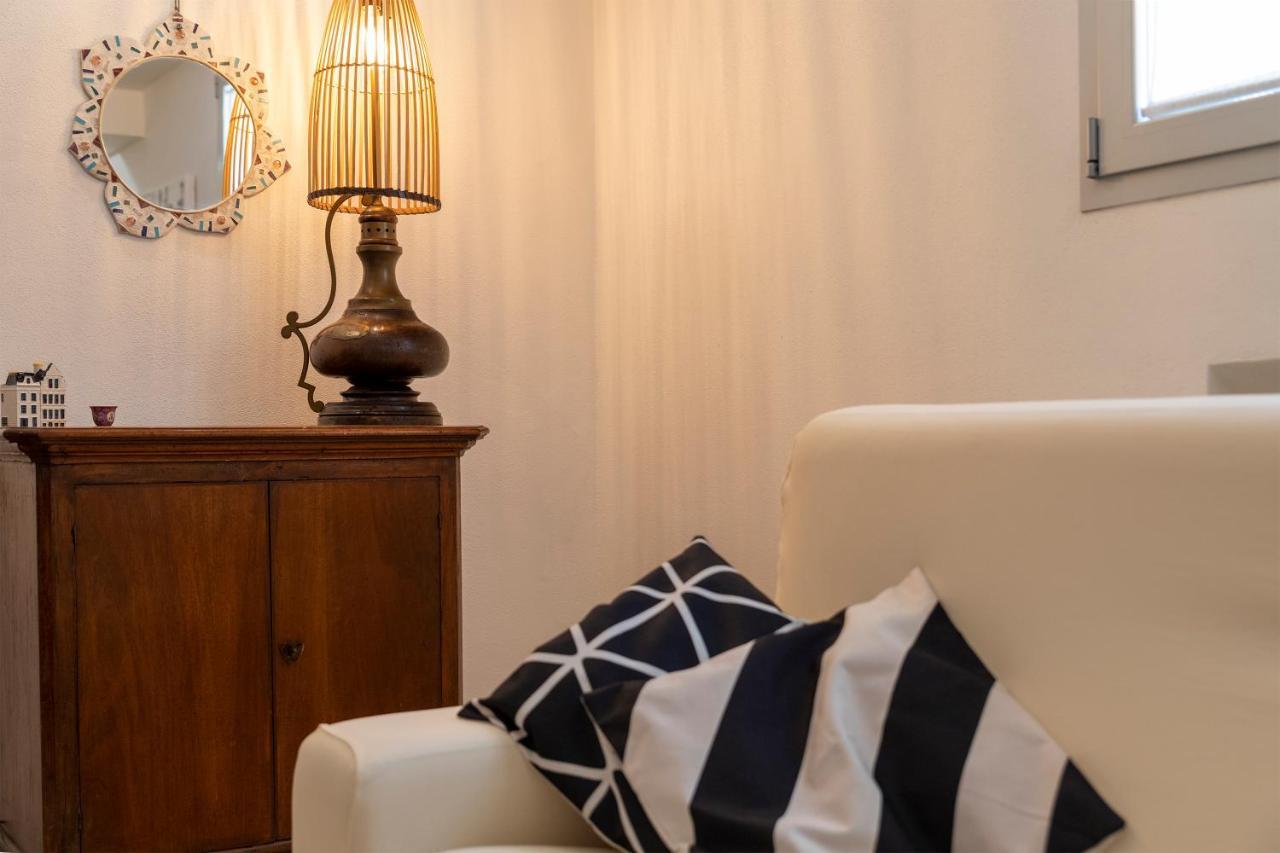 Charming Seafront Apartment With Garden And Patio フェルティリア エクステリア 写真