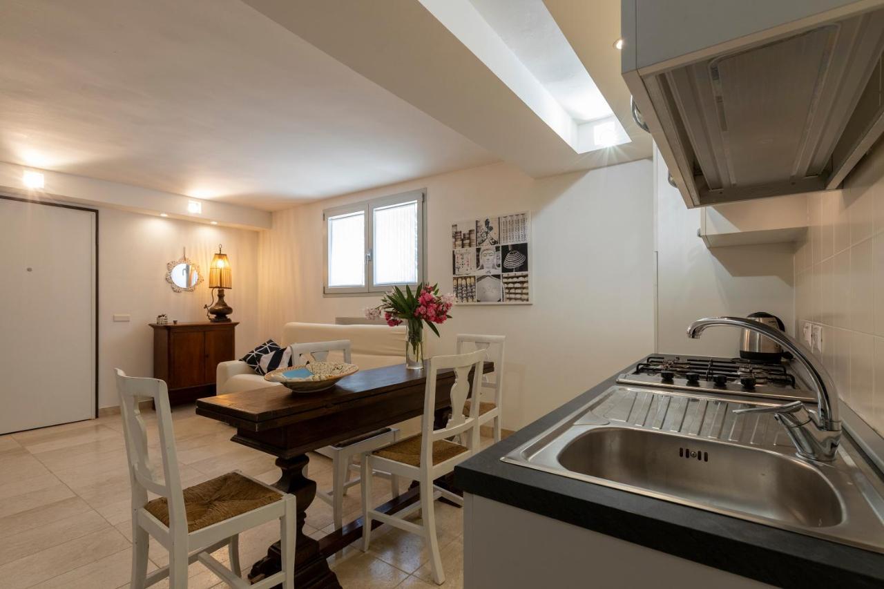 Charming Seafront Apartment With Garden And Patio フェルティリア エクステリア 写真