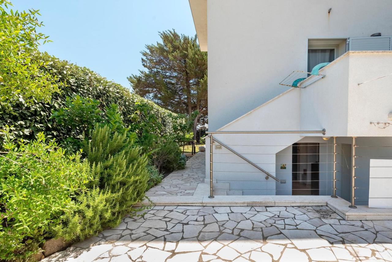 Charming Seafront Apartment With Garden And Patio フェルティリア エクステリア 写真