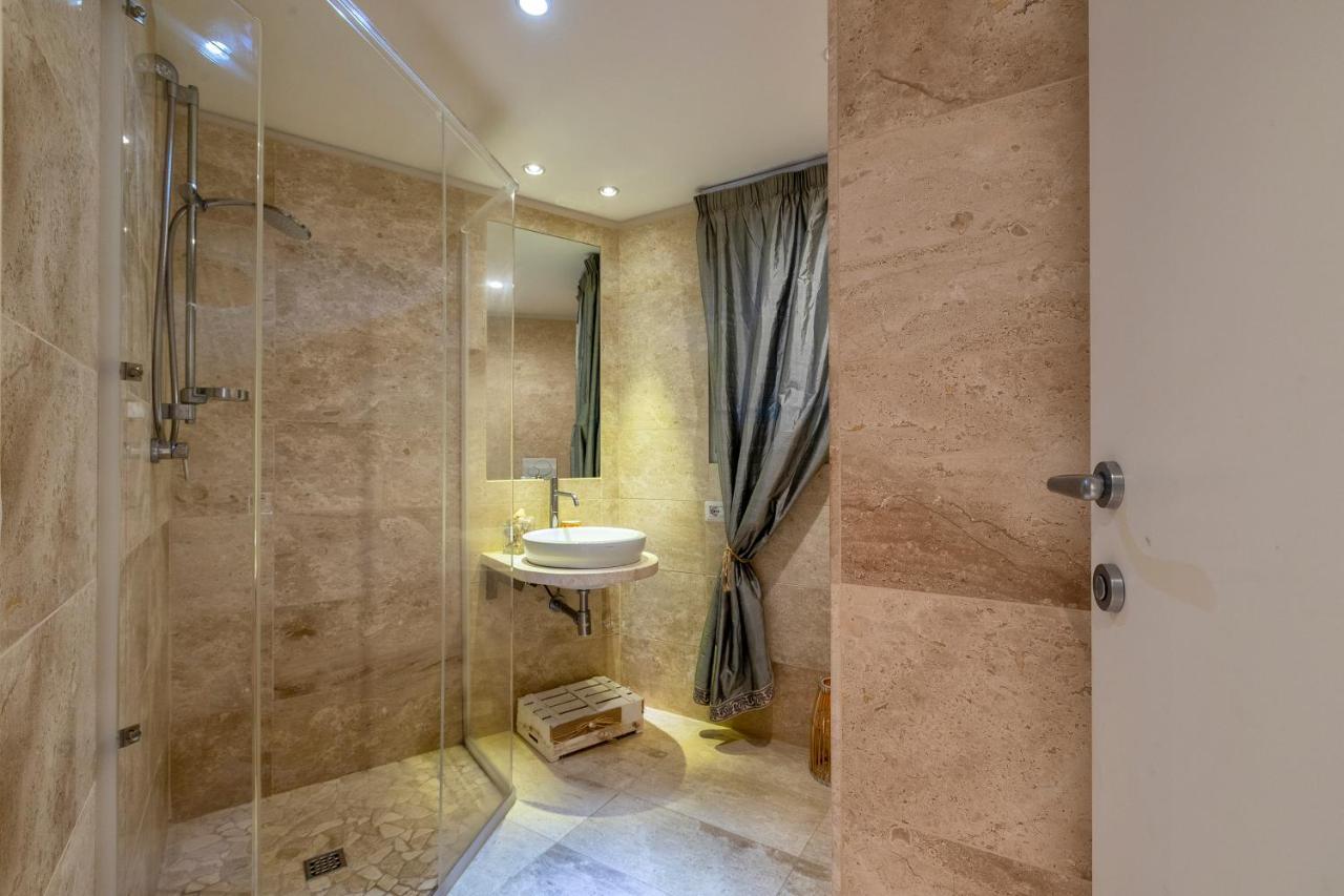 Charming Seafront Apartment With Garden And Patio フェルティリア エクステリア 写真
