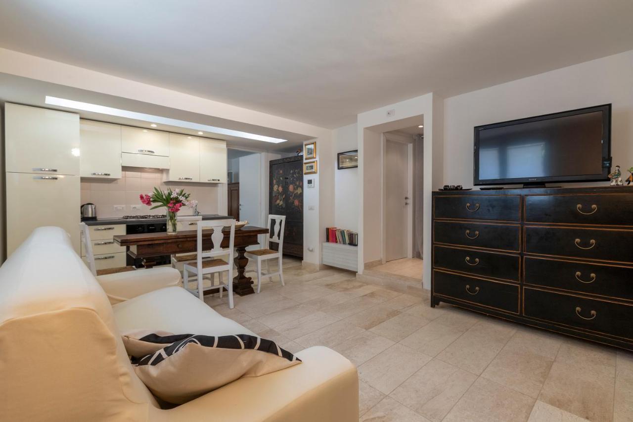 Charming Seafront Apartment With Garden And Patio フェルティリア エクステリア 写真