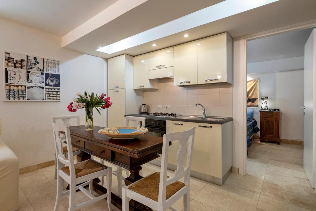 Charming Seafront Apartment With Garden And Patio フェルティリア エクステリア 写真